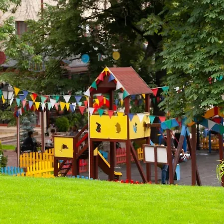 Borov Park 1