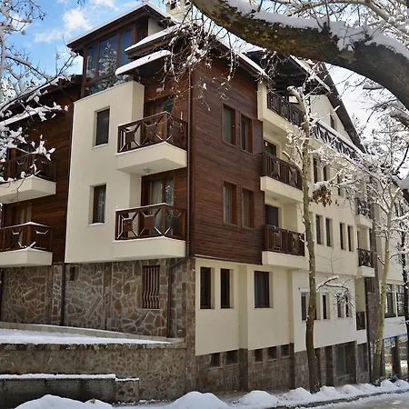 Apartment Borov Park 1