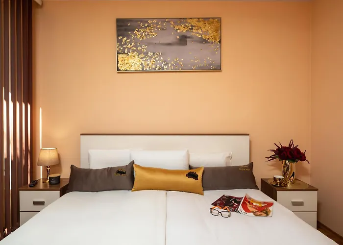 Midas - Borov Park Apartment